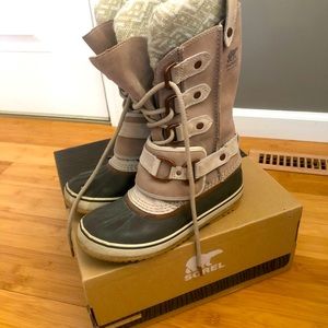 Size 7 women’s Sorel winter Joan of Arctic boots